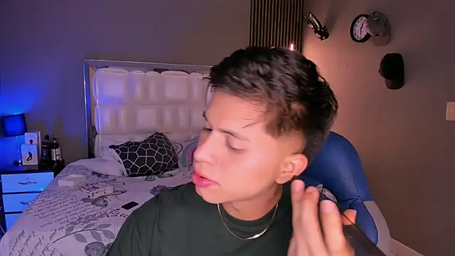 Niicky1  online show from 03/15/25, 09:05