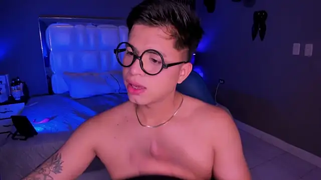 Niicky1  online show from 09/18/25, 04:14