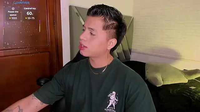 Niicky1  online show from 12/21/25, 03:19