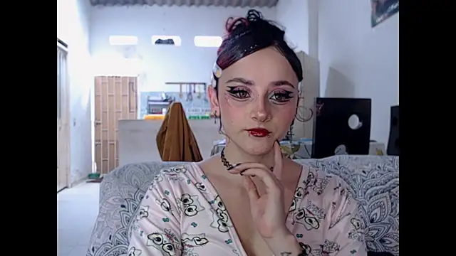 kitty22  online show from 04/18/26, 05:17