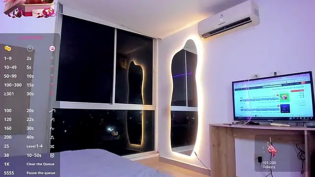 AbrilStivenson  online show from 01/12/25, 04:00