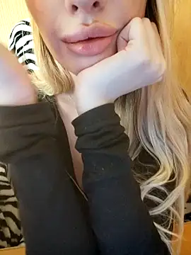 Elza kom online show from 03/04/25, 10:02