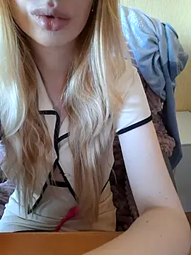 Elza kom online show from 10/25/25, 02:19