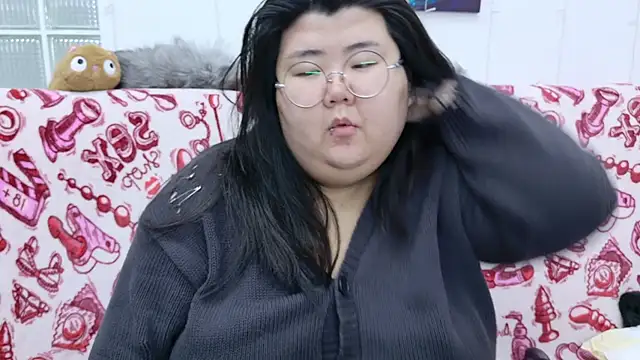 Nadine asian online show from 01/15/26, 04:06