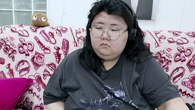 Nadine asian online show from 02/21/26, 01:50