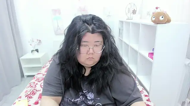 Snapshot of Nadine_asian chatting on 04/30/26, 03:02 Nadine asian online show from 04/30/26, 03:02