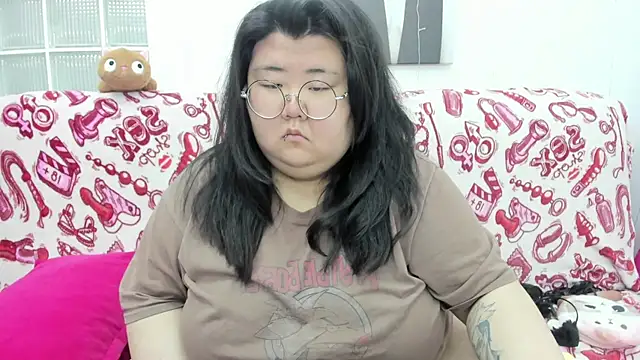 Snapshot of Nadine_asian chatting on 05/22/26, 08:21 Nadine asian online show from 05/22/26, 08:21