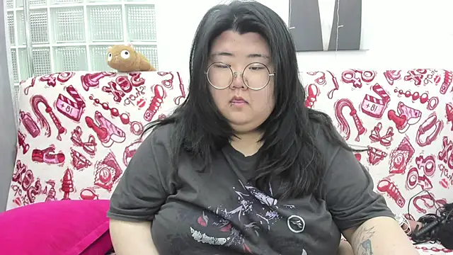 Snapshot of Nadine_asian chatting on 05/23/26, 01:22 Nadine asian online show from 05/23/26, 01:22