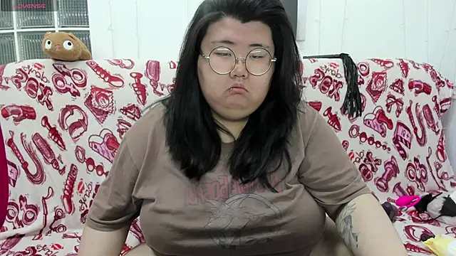 Snapshot of Nadine_asian chatting on 05/30/26, 01:25 Nadine asian online show from 05/30/26, 01:25