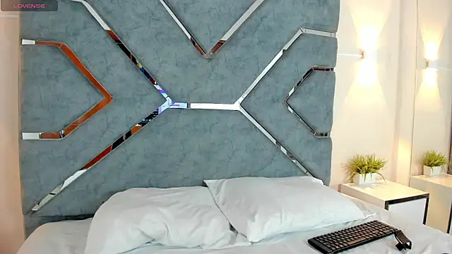 LucciaPorter online show from 12/15/25, 09:08