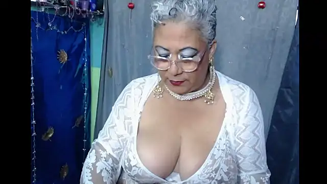 MarilinCarolina online show from 01/12/25, 09:29