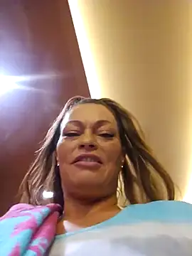 Snapshot of Erotic_and_Exotic chatting on 01/05/25, 03:22 Erotic and Exotic online show from 01/05/25, 03:22