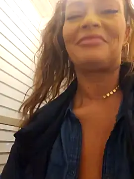 Snapshot of Erotic_and_Exotic chatting on 01/31/25, 06:35 Erotic and Exotic online show from 01/31/25, 06:35