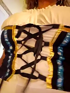 Snapshot of Erotic_and_Exotic chatting on 11/01/25, 08:33 Erotic and Exotic online show from 11/01/25, 08:33