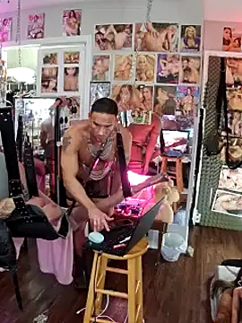 Snapshot of luvs2cumm69 chatting on 12/09/24, 06:57 luvs2cumm69 online show from 12/09/24, 06:57