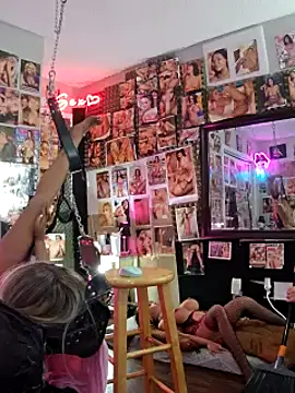 Snapshot of luvs2cumm69 chatting on 12/16/24, 12:48 luvs2cumm69 online show from 12/16/24, 12:48