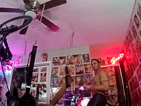 Snapshot of luvs2cumm69 chatting on 01/11/25, 02:30 luvs2cumm69 online show from 01/11/25, 02:30