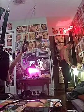 Snapshot of luvs2cumm69 chatting on 03/22/25, 05:06 luvs2cumm69 online show from 03/22/25, 05:06