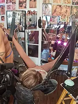 Snapshot of luvs2cumm69 chatting on 03/22/25, 02:14 luvs2cumm69 online show from 03/22/25, 02:14