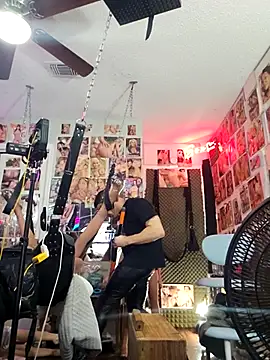 Snapshot of luvs2cumm69 chatting on 10/21/25, 02:34 luvs2cumm69 online show from 10/21/25, 02:34