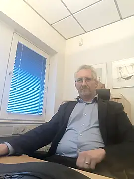 tom-swede online show from 03/11/25, 03:45