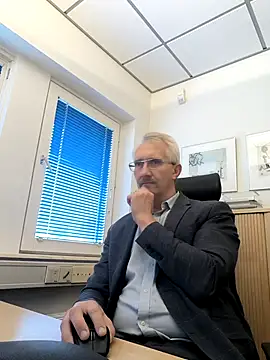 tom-swede online show from 10/10/25, 02:05