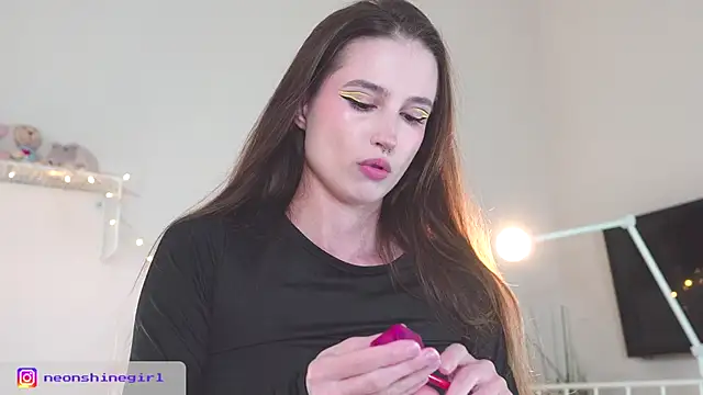 NeonShine online show from 10/07/25, 05:04