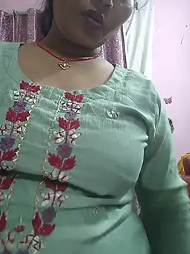Snapshot of Ritasingh-0461 chatting on 08/08/26, 06:04 Ritasingh-0461 online show from 08/08/26, 06:04