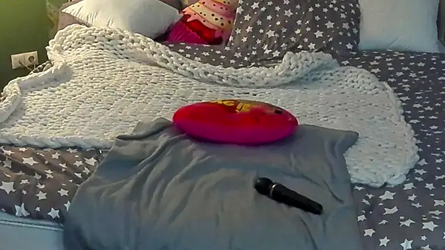 RosieMoons online show from 02/04/25, 05:10