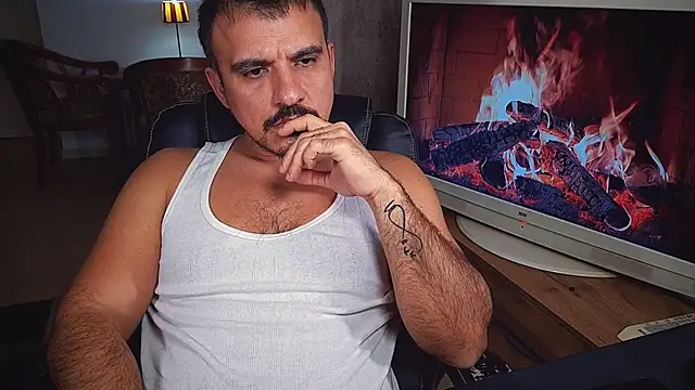 officeman7 online show from 12/27/24, 08:39