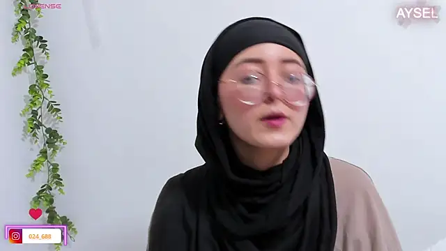 aysel elid online show from 12/12/24, 10:42