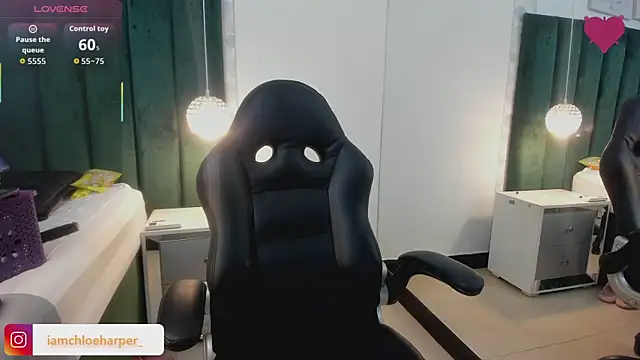 ChloeHarper  online show from 09/13/25, 11:54