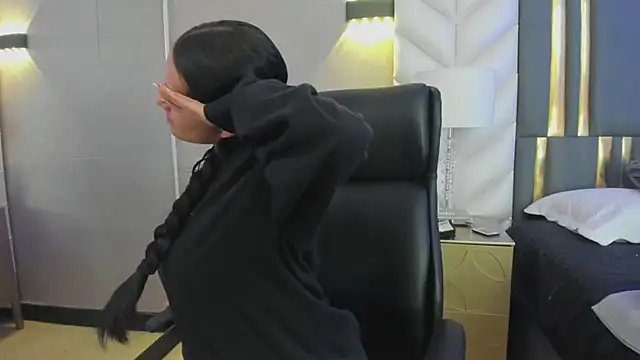 ChloeHarper  online show from 03/26/26, 11:49