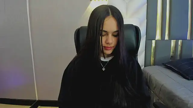 ChloeHarper  online show from 04/16/26, 12:17