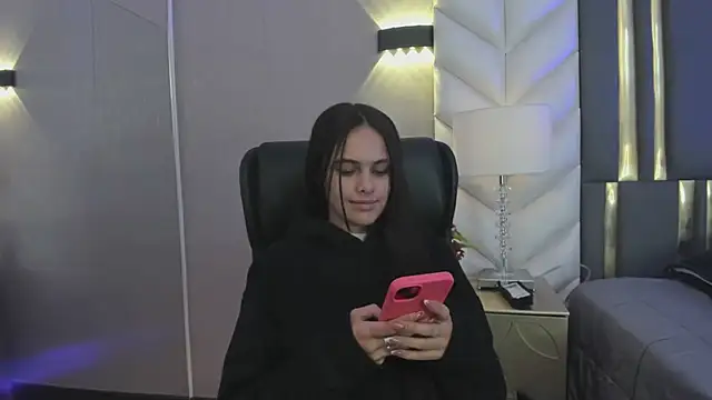 ChloeHarper  online show from 04/17/26, 11:46