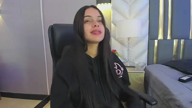 ChloeHarper  online show from 04/20/26, 11:46