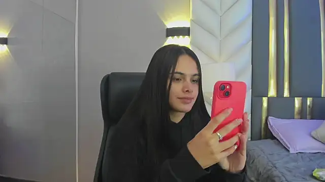 ChloeHarper  online show from 05/20/26, 11:49
