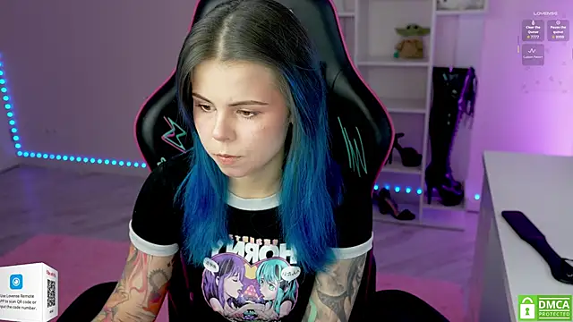 Latex Kitty online show from 11/11/25, 11:54