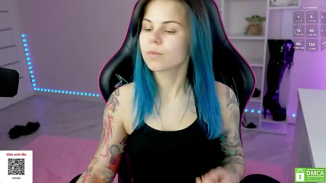 Latex Kitty online show from 11/18/25, 11:03