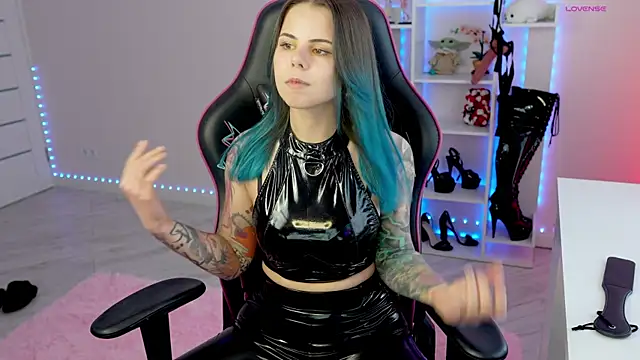 Latex Kitty online show from 04/02/26, 02:26