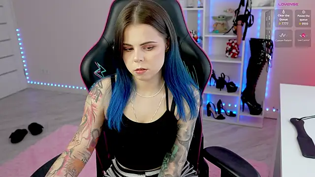 Latex Kitty online show from 04/15/26, 02:46