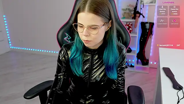 Snapshot of Latex_Kitty chatting on 06/15/26, 02:52 Latex Kitty online show from 06/15/26, 02:52