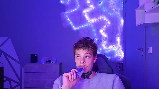 DENIS HERE online show from 12/29/24, 05:33