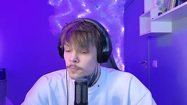 DENIS HERE online show from 01/22/25, 06:10