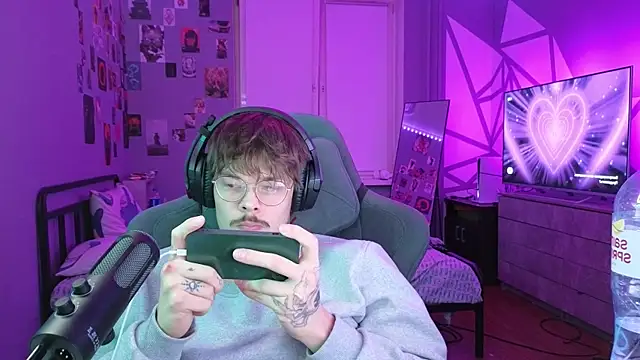 DENIS HERE online show from 02/11/25, 11:12