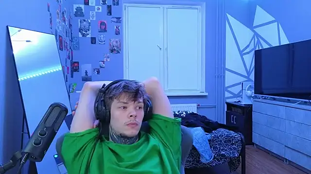 DENIS HERE online show from 03/20/25, 03:23