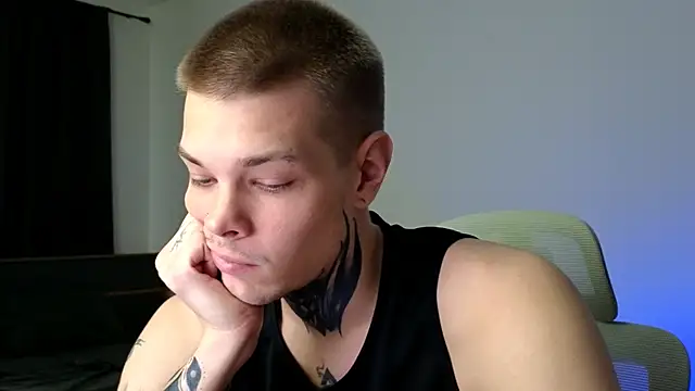 Snapshot of DENIS_HERE chatting on 05/25/26, 04:35 DENIS HERE online show from 05/25/26, 04:35