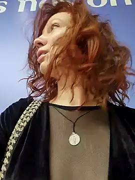 Exhibitionsplit online show from 12/03/25, 11:30