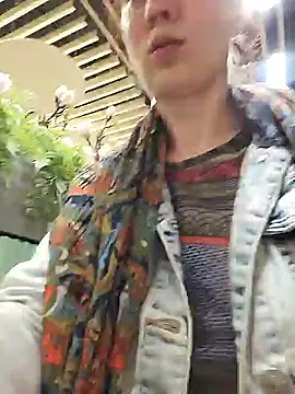 Exhibitionsplit online show from 05/18/26, 02:01