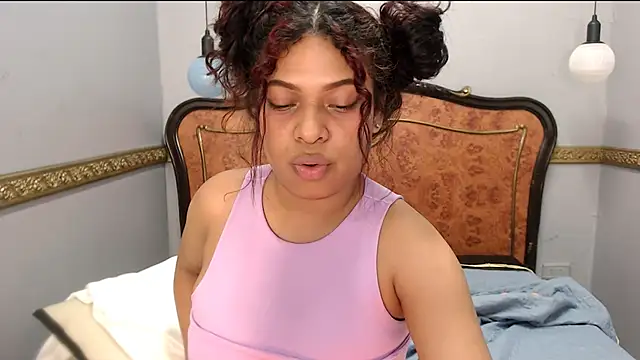 Naomi Tylers online show from 02/05/25, 01:26